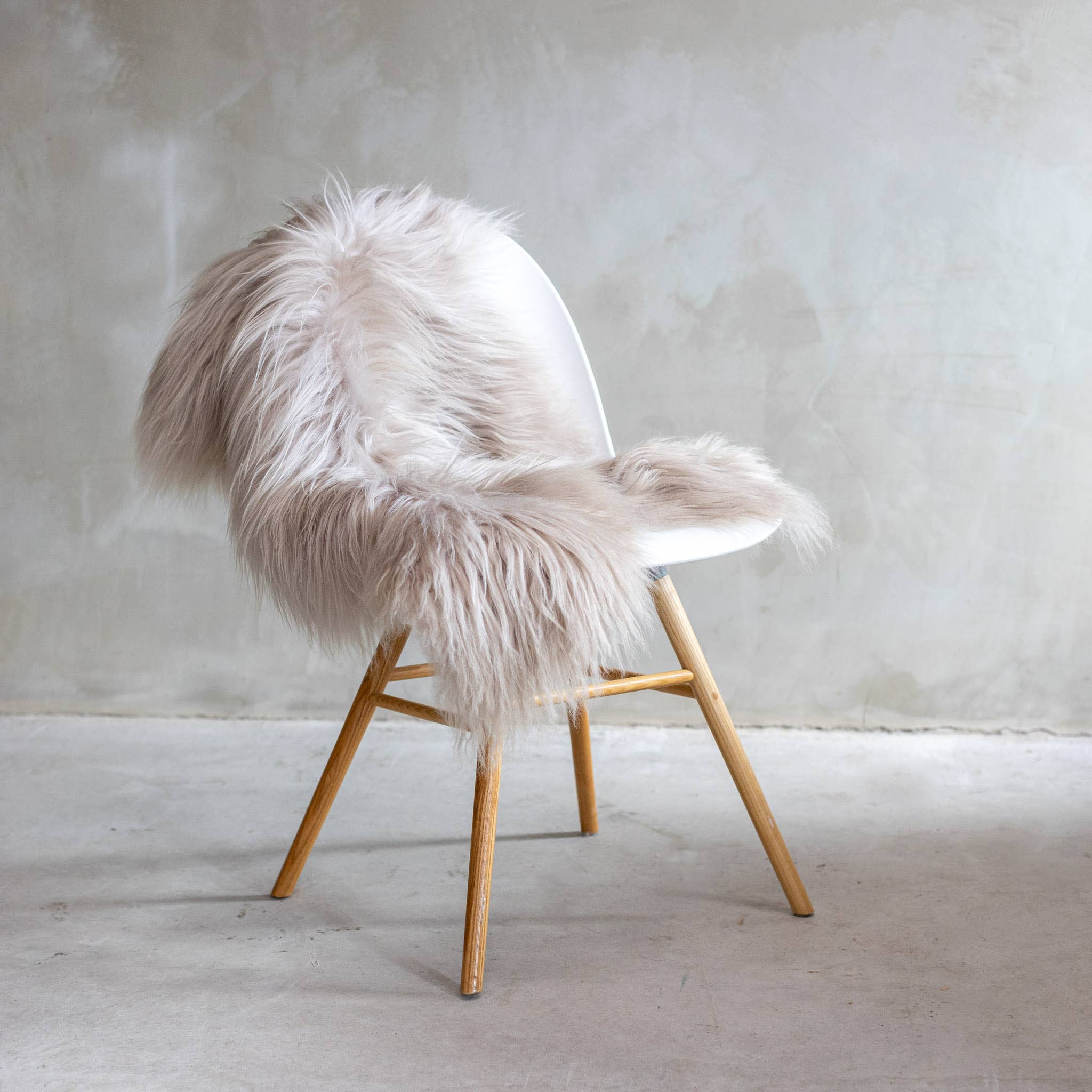 Van Buren - Wholesale Chair - Icelandic sheepskin dyed | 16 colors1
