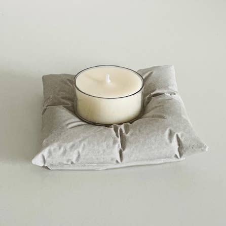 Sweet-Deco Creative - Wholesale Theelichtjes - Hand gegoten theelichthouder kussentje - jesmonite