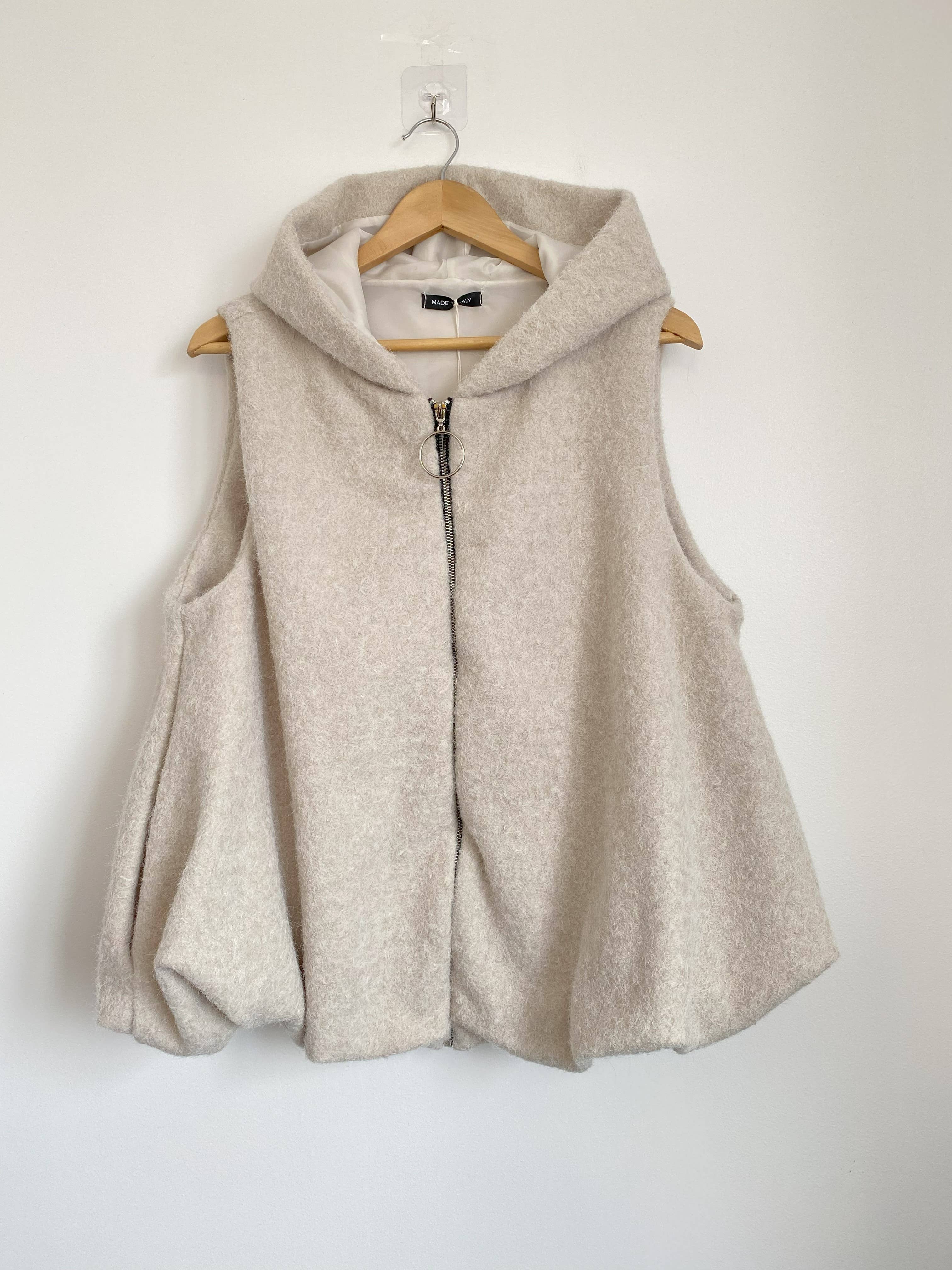 ORNELLA PARIS - Wholesale Jacket - Women's - sleeveless hooded zip-up jacket BLL-V609098