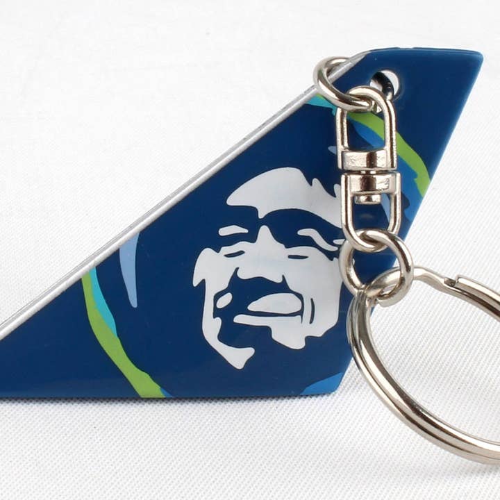 Daron Worldwide Trading - Wholesale Keychain - Unisex - TK2909-1 ALASKA TAIL KEYCHAIN NEW LIVERY