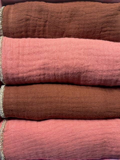 Set of 4 Table Napkins – Double Cotton Gauze – Toffee Brown and Marsala Pink – 40x40cm for wholesale by CHARMY