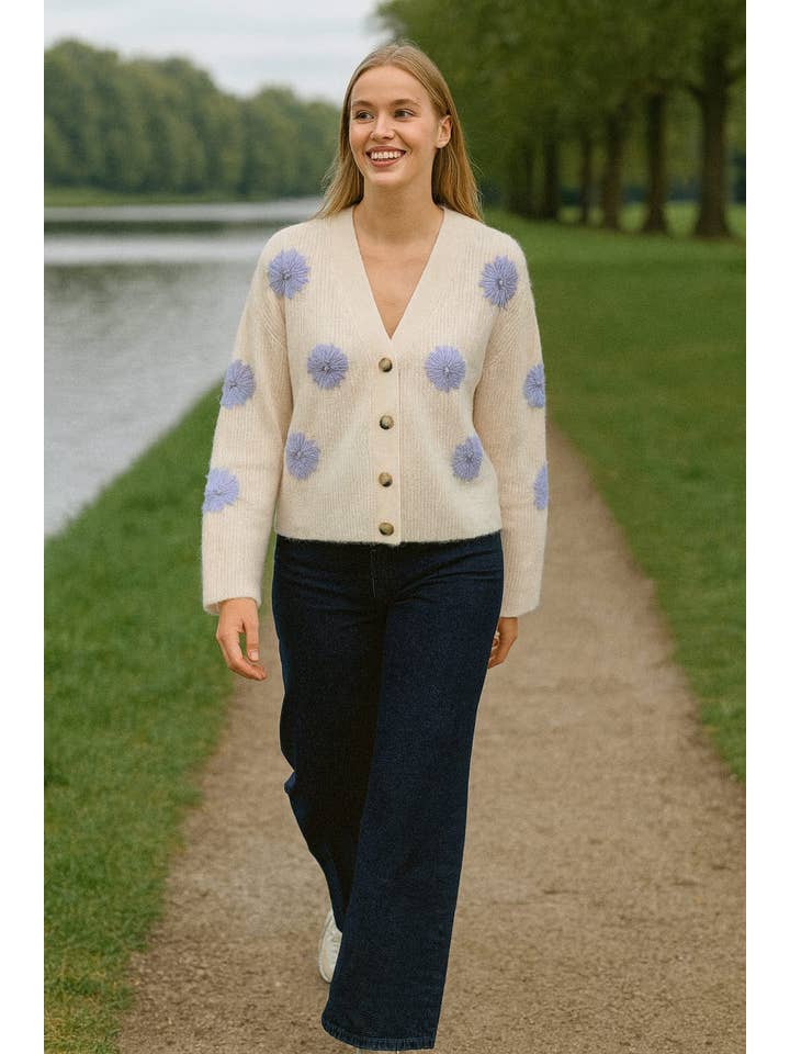 Kurt Muller – wholesale Cardigan – Women’s – Strawberry 3d daisy knit Cardigan3