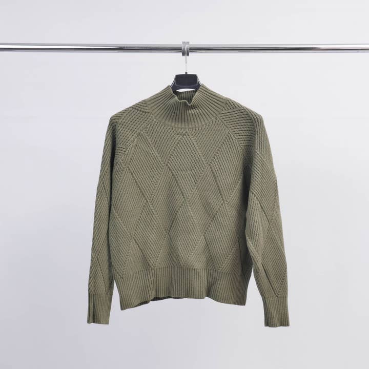 Cecile Wang - Wholesale Knit Sweater - Women's - High-neck sweater with diamond pattern in thick knit DSY93514