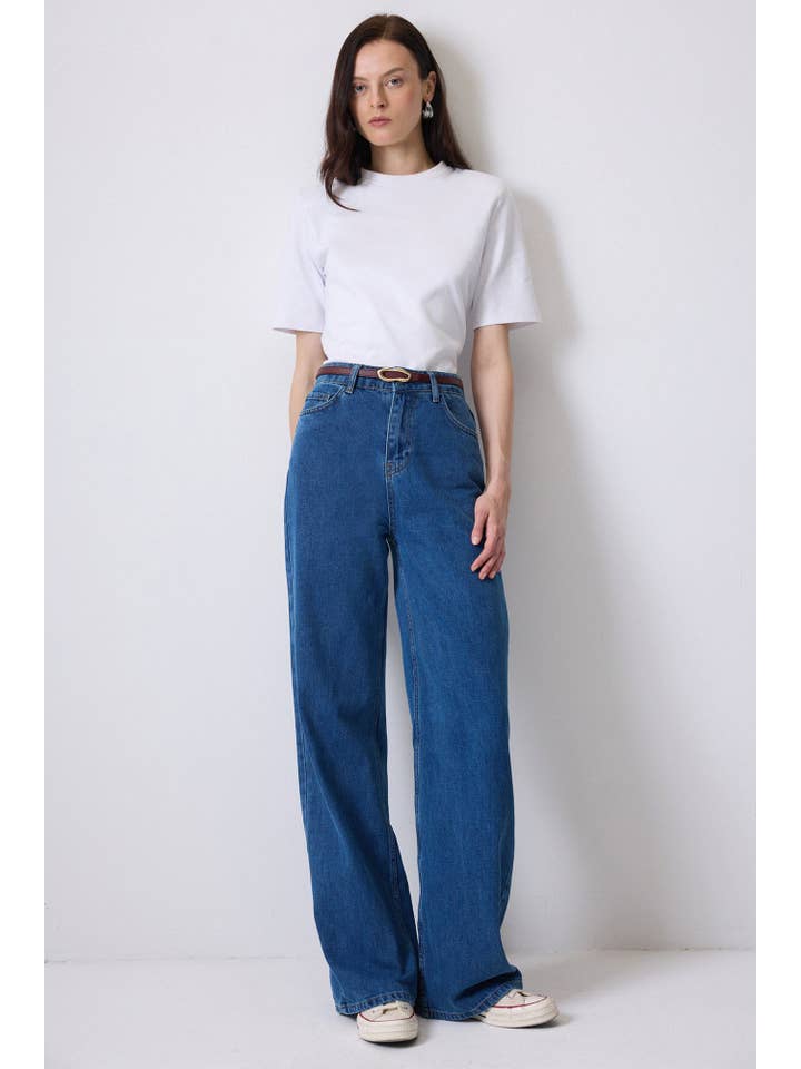 HIGH-RISE VINTAGE WIDE LEG DENIM JEANS for wholesale on Faire2