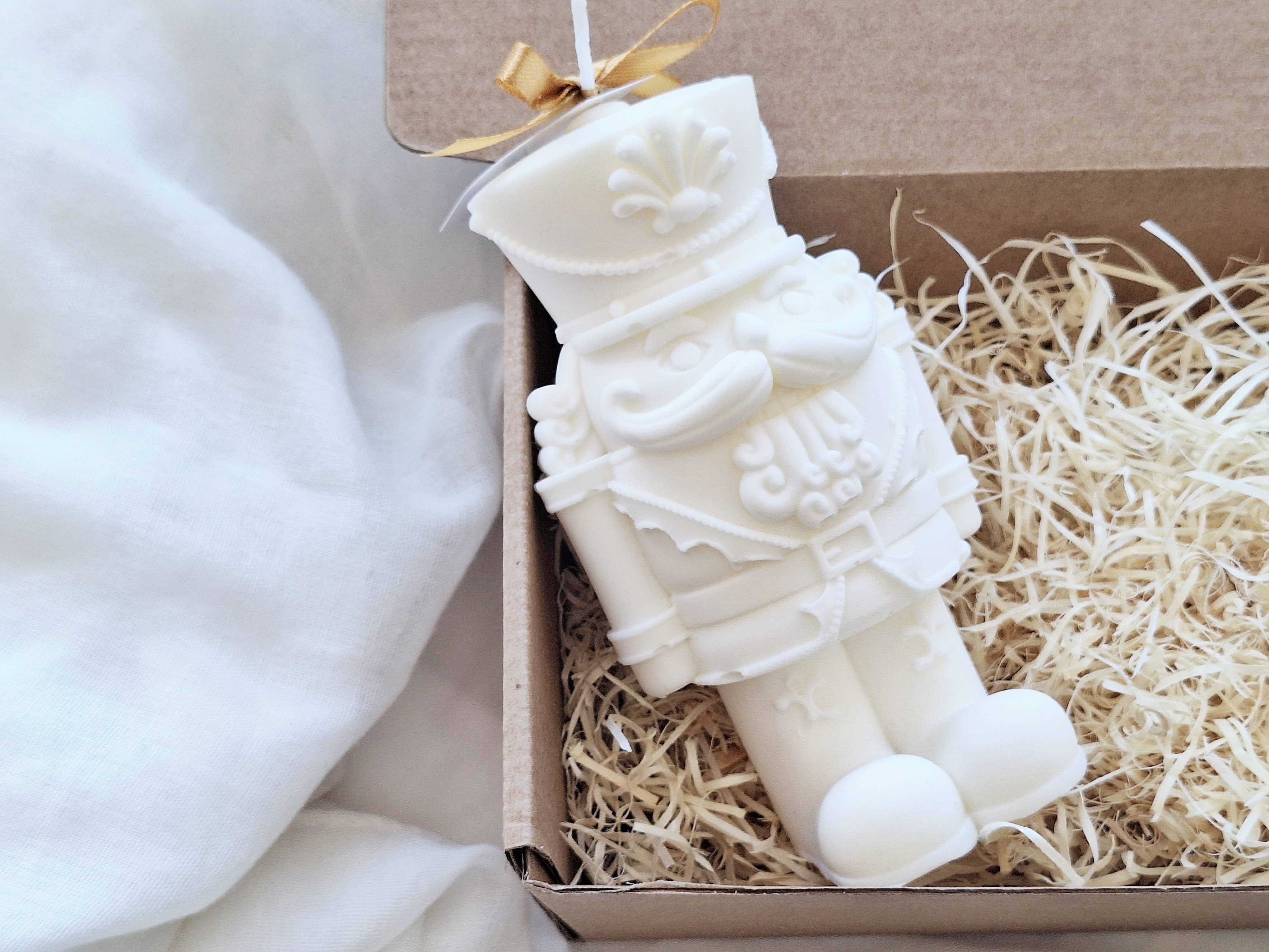 Your Nice Things - Candles - - Wholesale Novelty Candle - XXL soy wax Christmas candle nutcracker - Mr. Nutcracker4