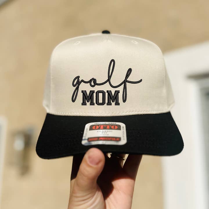 Casquette brodée Golf Mom pour la vente par Southern N Savvy