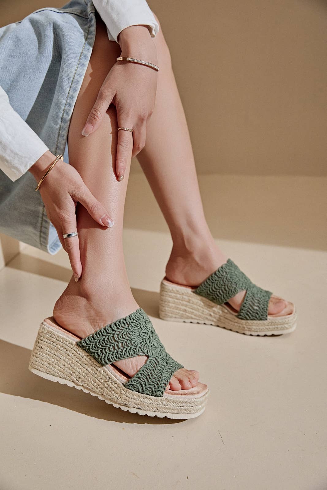 ERYNN – sandálias - Mulher por atacado – Sandália plataforma com detalhe de corda - THIPHANY10