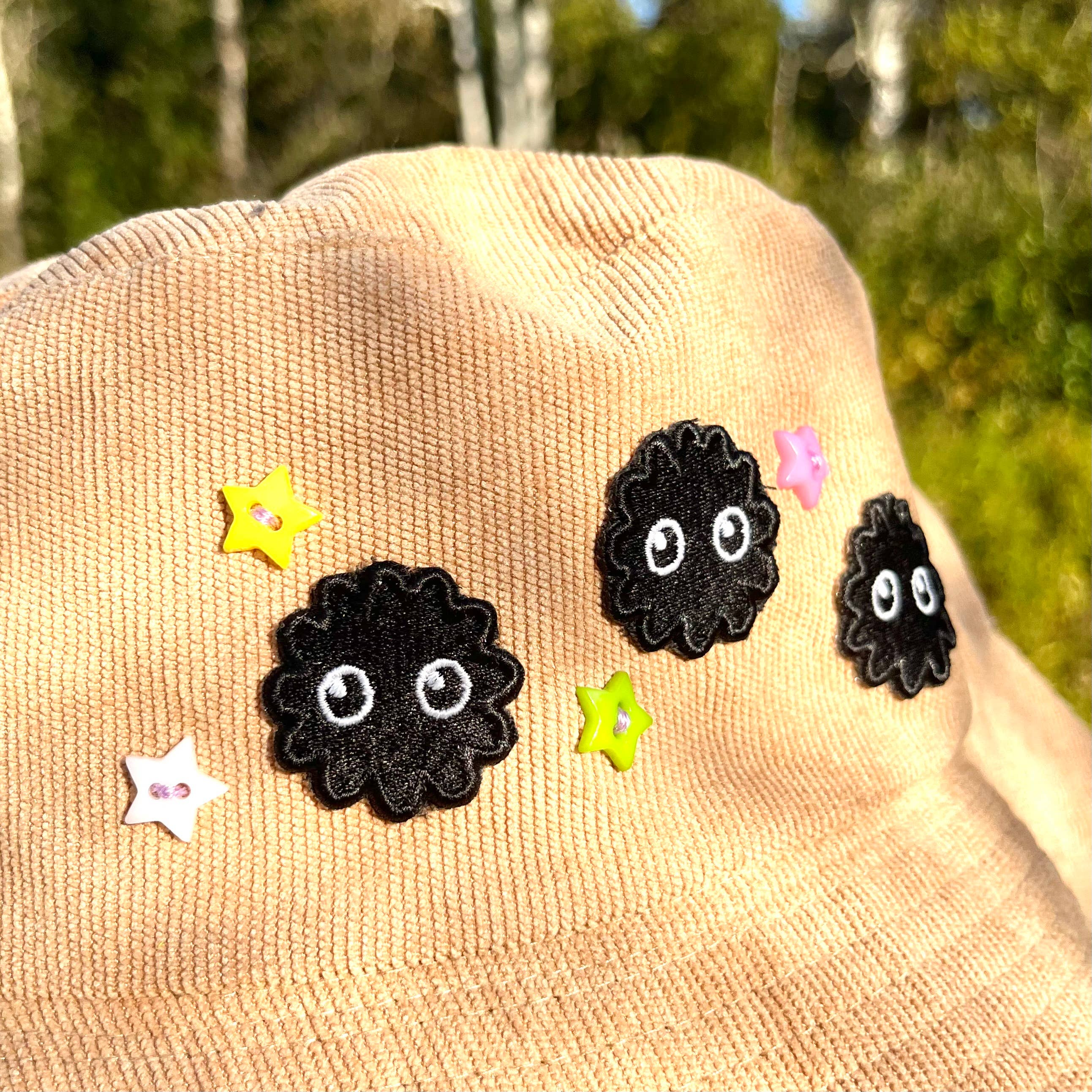 Ichigo Mart - Venta al por mayor Gorro estilo pescador - Unisex - Sombrero de Cubo de Duendecillo de Hollín, Studio Ghibli1