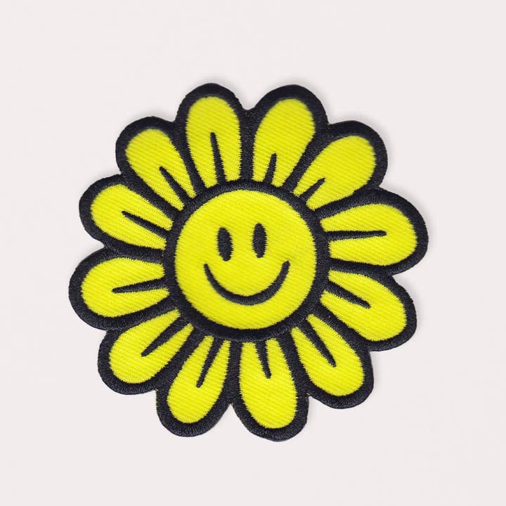 Soul Flower - Wholesale Patch - Patches - Happy Daisy Iron-On Patch - Embroidered Patches