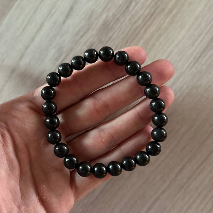 Pebble House - Wholesale Beaded Bracelet - Shungite Bracelet 8mm or 6mm - Crystals & Stones