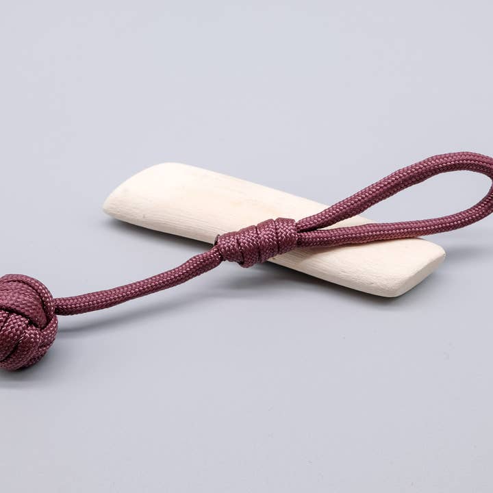 Plommon Lila ”Monkey Fist” Paracord Nyckelring för wholesale av La Fabrique du Noeud