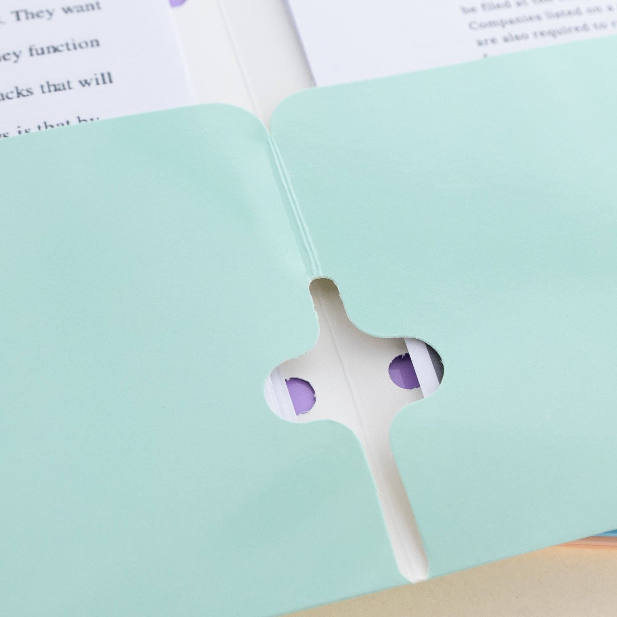 Luna Office Supply -  Everyday Essential - Wholesale Folders - 2-Pockets Portfolios – Laminated Pastel Glossy Color4