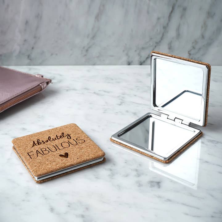 Miroir compact en liège « Absolument fabuleux » dans une boîte cadeau pour la vente par CGB Giftware