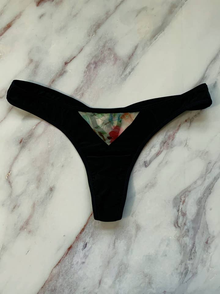 Waterlily Mae Thong XS-5X for wholesale by Annmarie Kahn