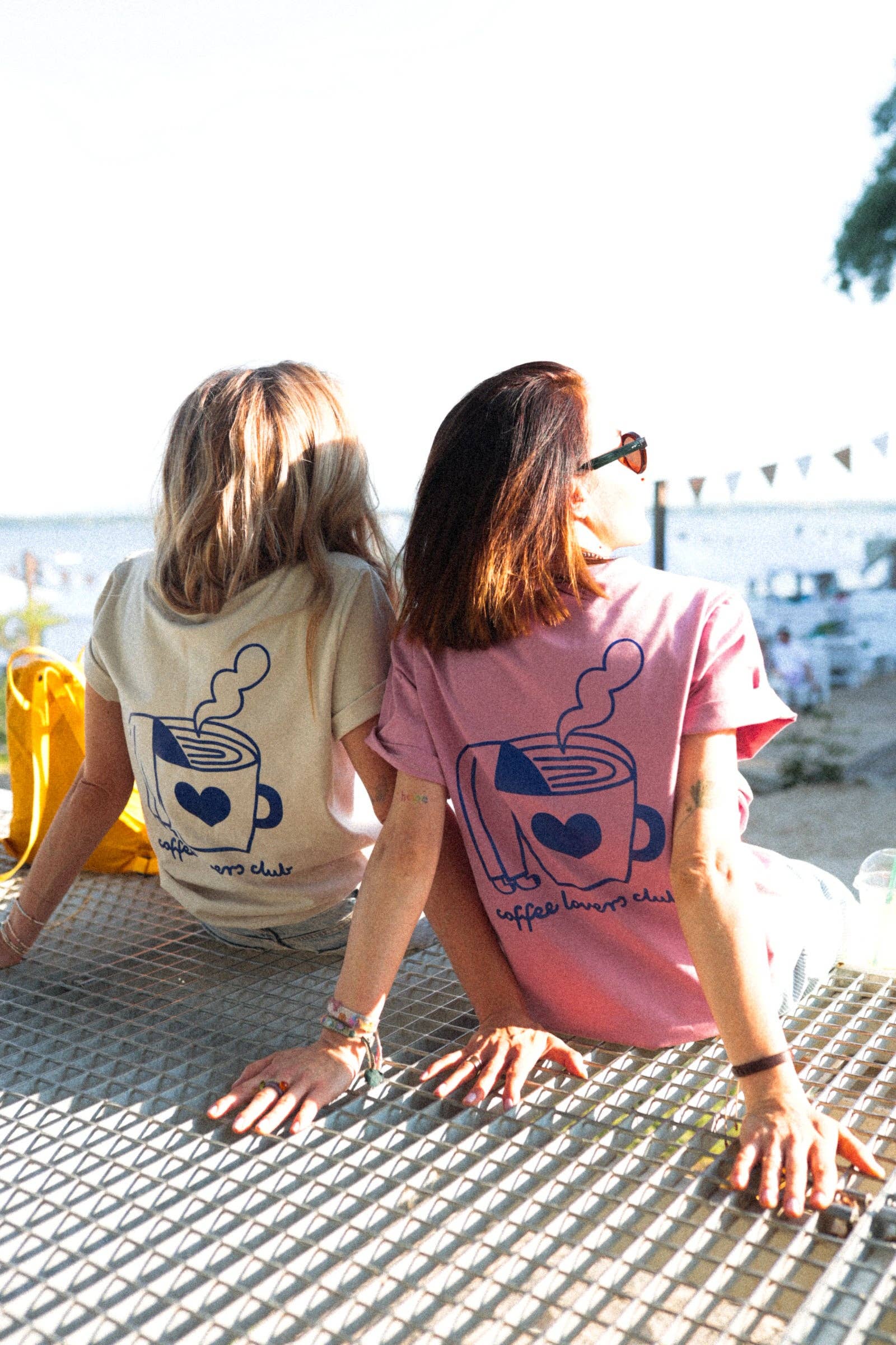 Dont Grow Up – wholesale T-shirt (utan tryck) – Dam – STOR KAFFEÄLSKARE PÅ GAMMELROSA - VUXEN T-SHIRT (TILLVERKNING CA. 14 DAGAR)2