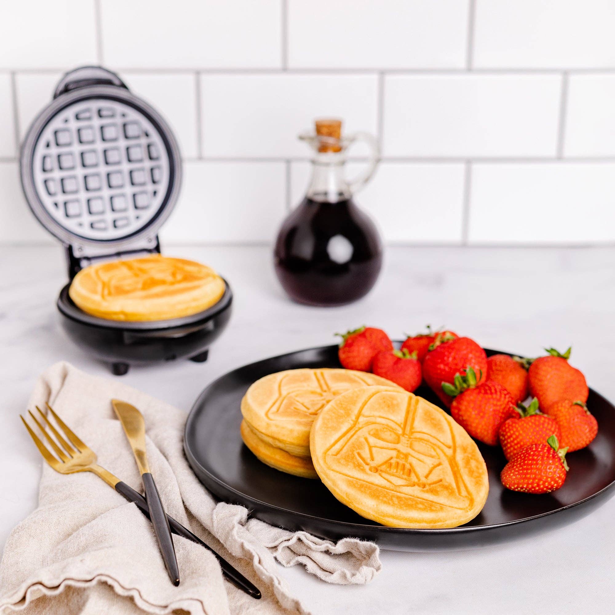 Uncanny Brands - Wholesale Kitchen Appliance - Uncanny Brands Star Wars Mini Darth Vader Waffle Maker5