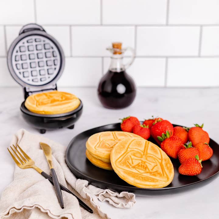 Uncanny Brands - Wholesale Kitchen Appliance - Uncanny Brands Star Wars Mini Darth Vader Waffle Maker5