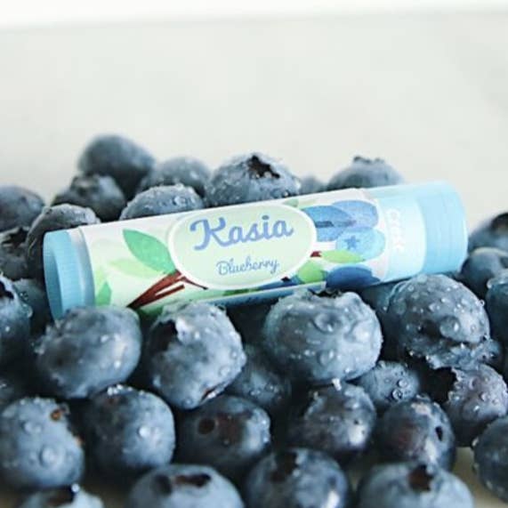KASIA Myrtille pour la vente par Kasia Lip Balms