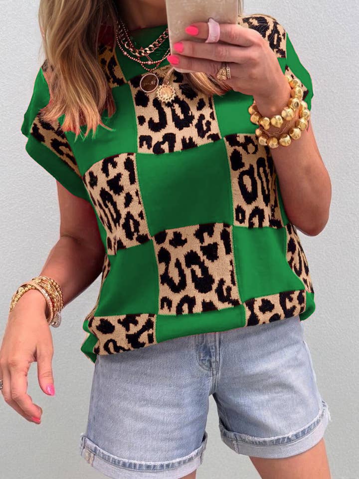 Pull à manches courtes à carreaux léopard grande taille (S-3X) pour la vente par 66DISCO