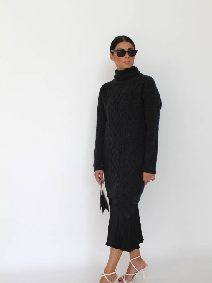 TENNÉ - Wholesale Dress - Women's - Dress with braids in Merino wool - Catia