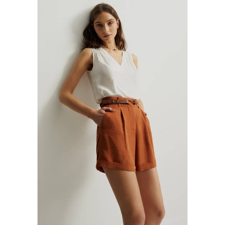 Jorge Short 0153 and other Purchase Wholesale jogginganzuge. Free Returns & Net 60 Terms on Faire trending on Faire.