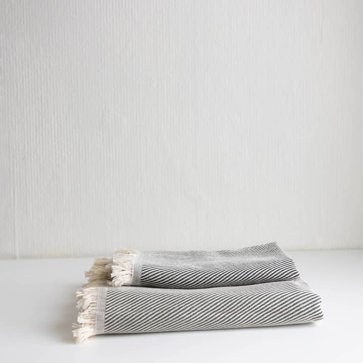 The Adorn Co. - Wholesale Beach Towel - Go Your Own Way Towels