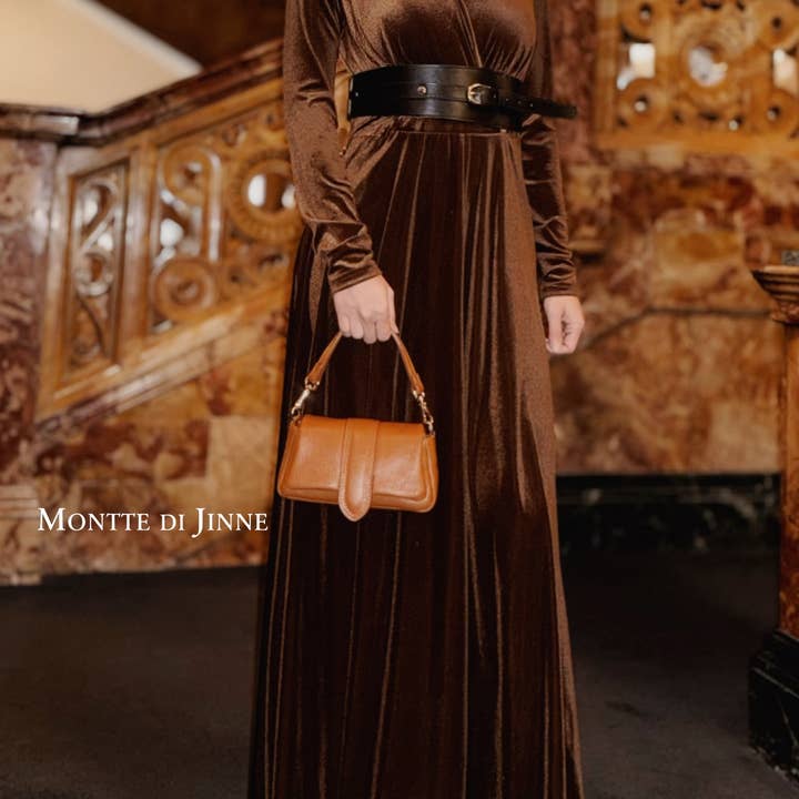 Mini sac en cuir véritable italien – Poignée supérieure et bandoulière chaîne pour la vente par MONTTE DI JINNE