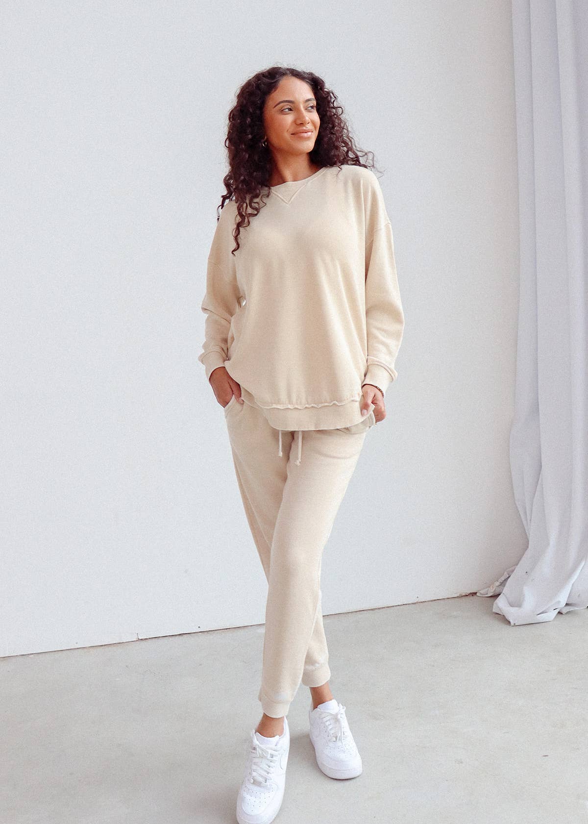 chicka-d – Großhandel Loungewear-Set – Damen – Passendes Set The Campus Pullover+Jogger3