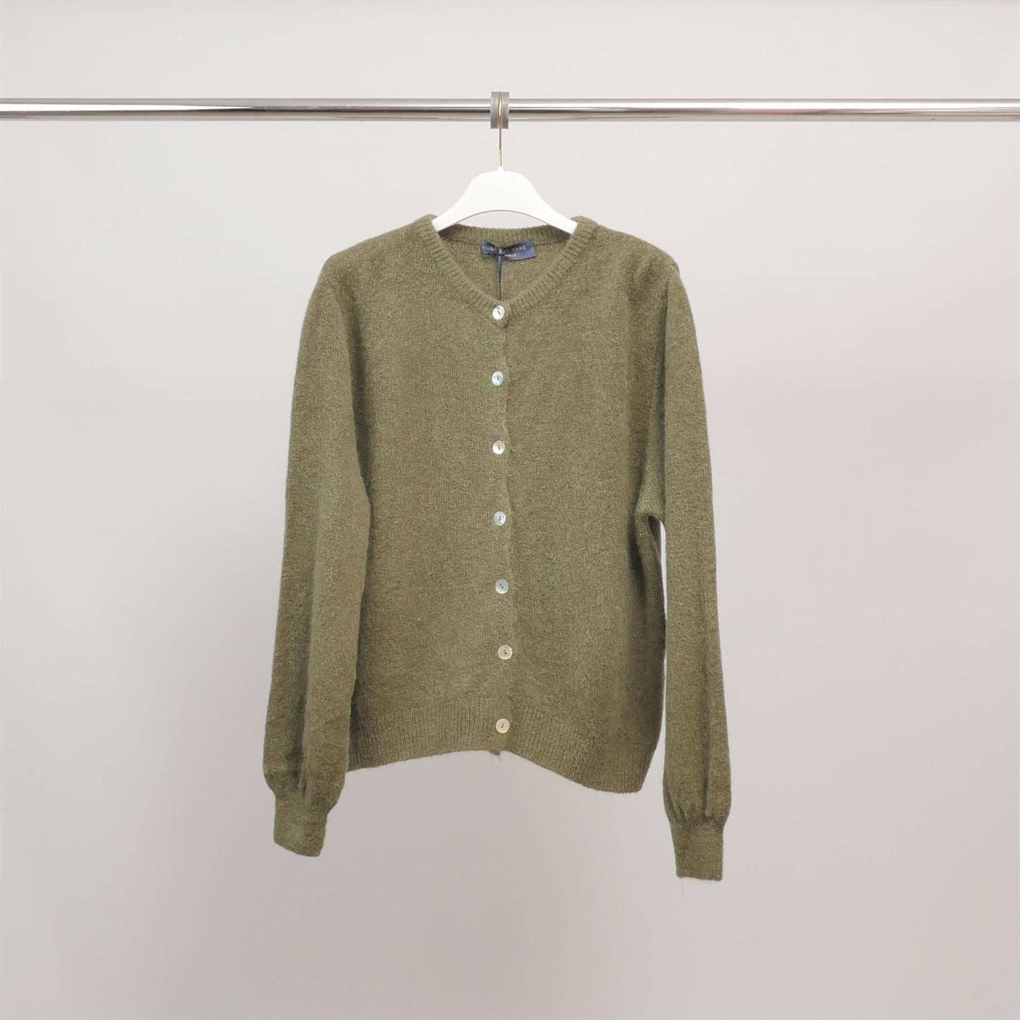 Cecile Wang - Vente Cardigan – femme - Gilet col rond en maille duveteuse PJ250055