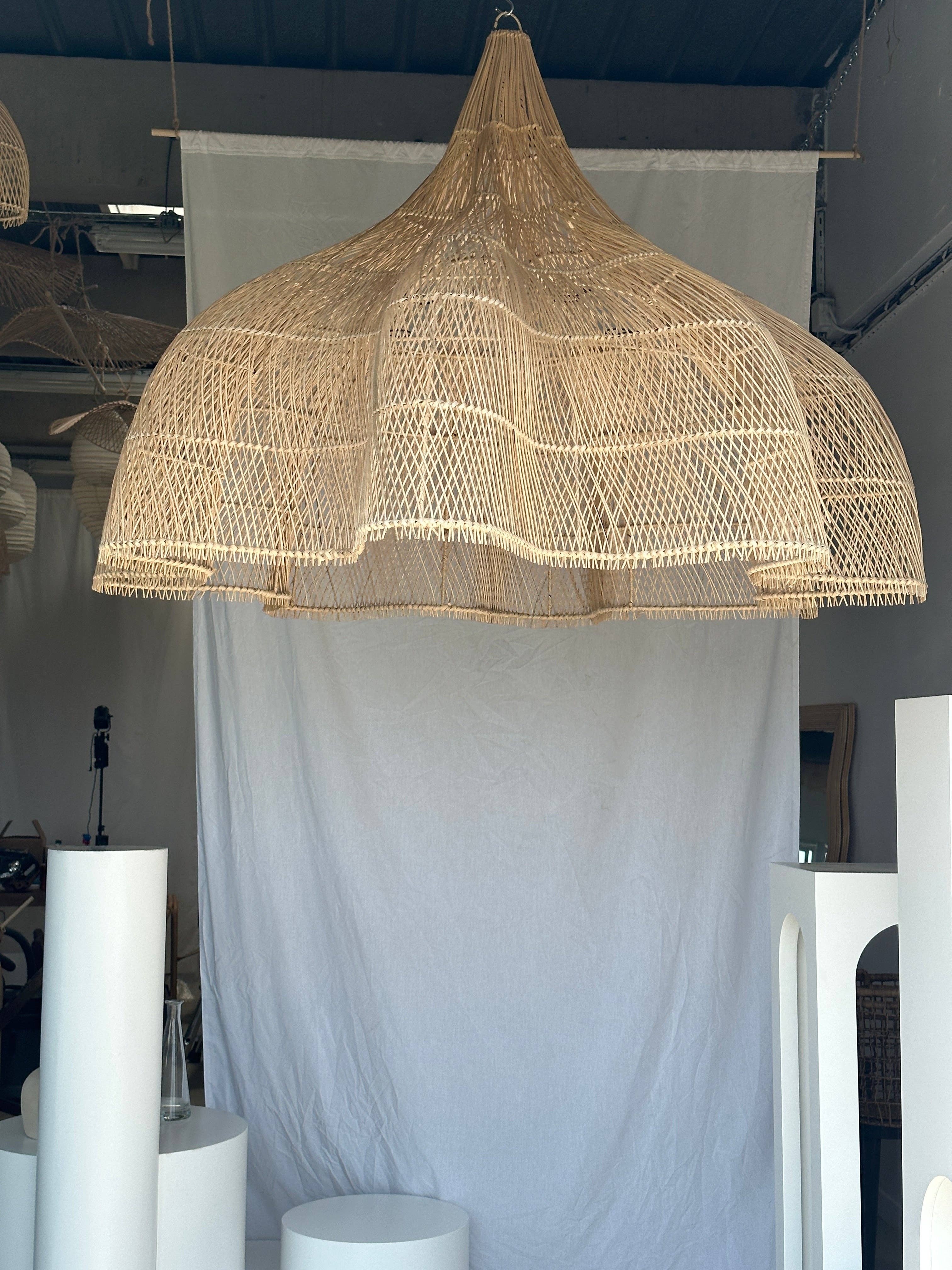 Office Objets - Wholesale Chandelier/Hanging Light - Immense rattan suspension in the shape of a flower, tulip, corolla H:1m; D:1m5026