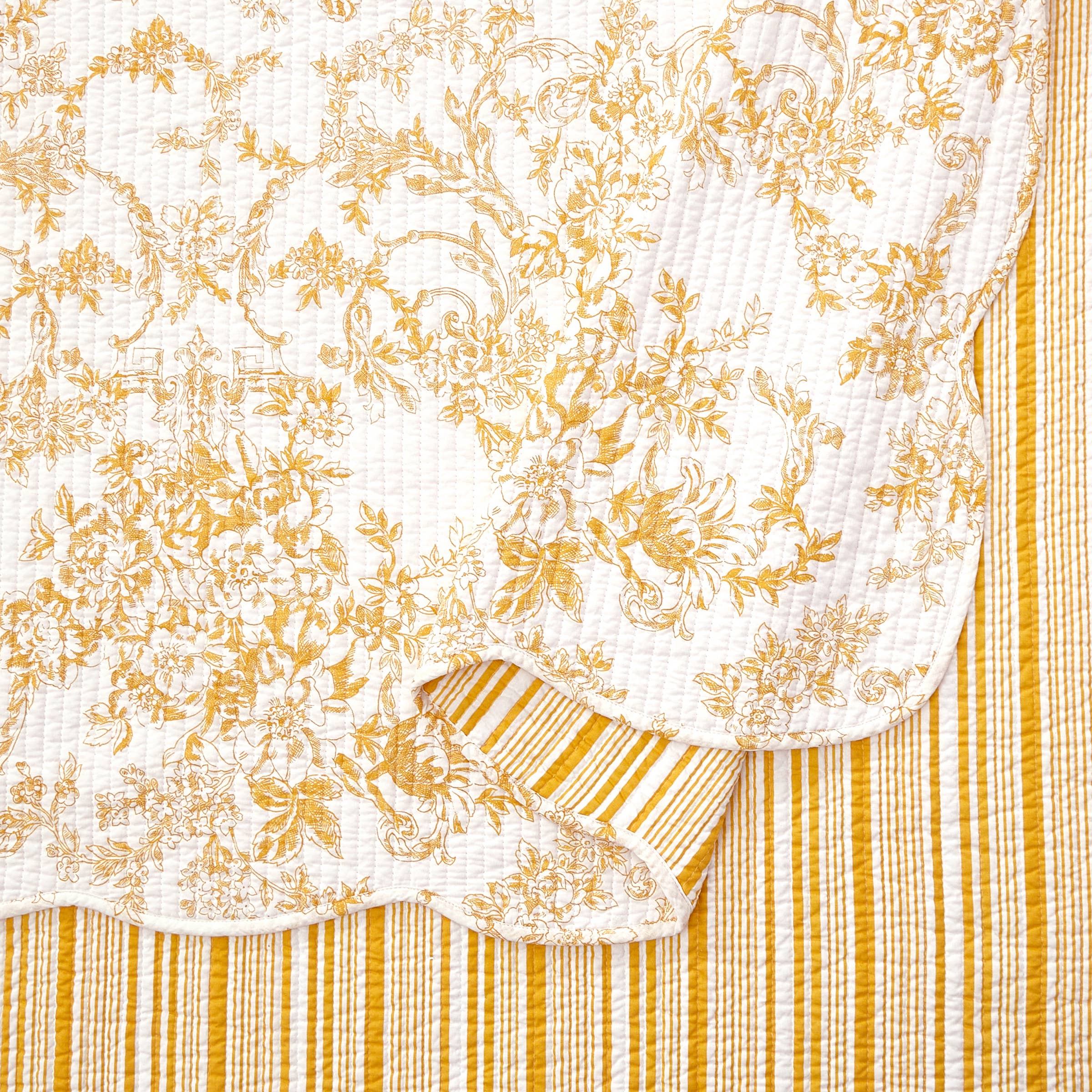 Peking Handicraft – wholesale Bedding set – GARDEN TOILE QUILT SET - Gold - Modern Heirloom4