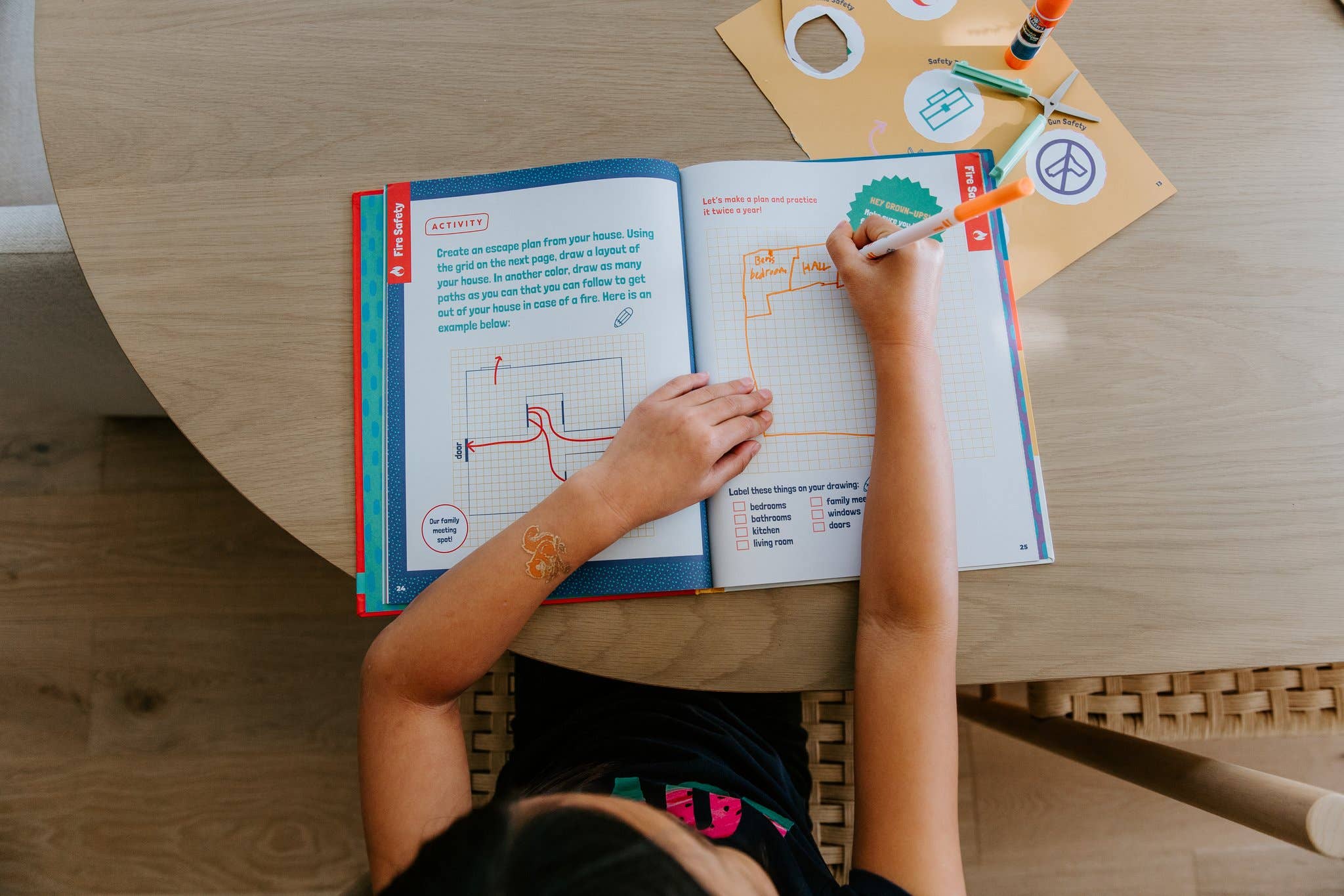 Bright Littles - Wholesale Early Reader Book (6-8) - Safety Conversation Journal10