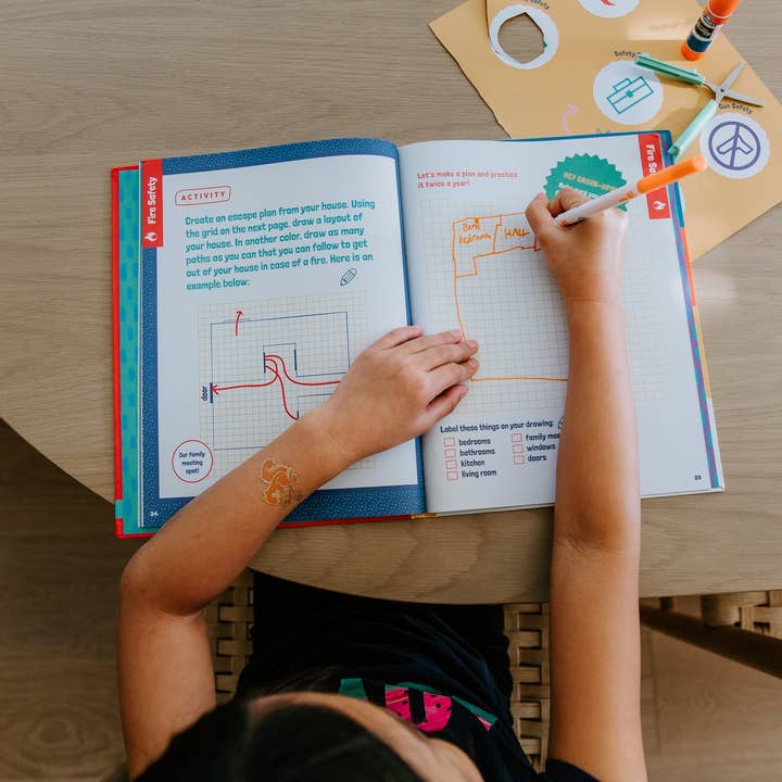 Bright Littles - Wholesale Early Reader Book (6-8) - Safety Conversation Journal10