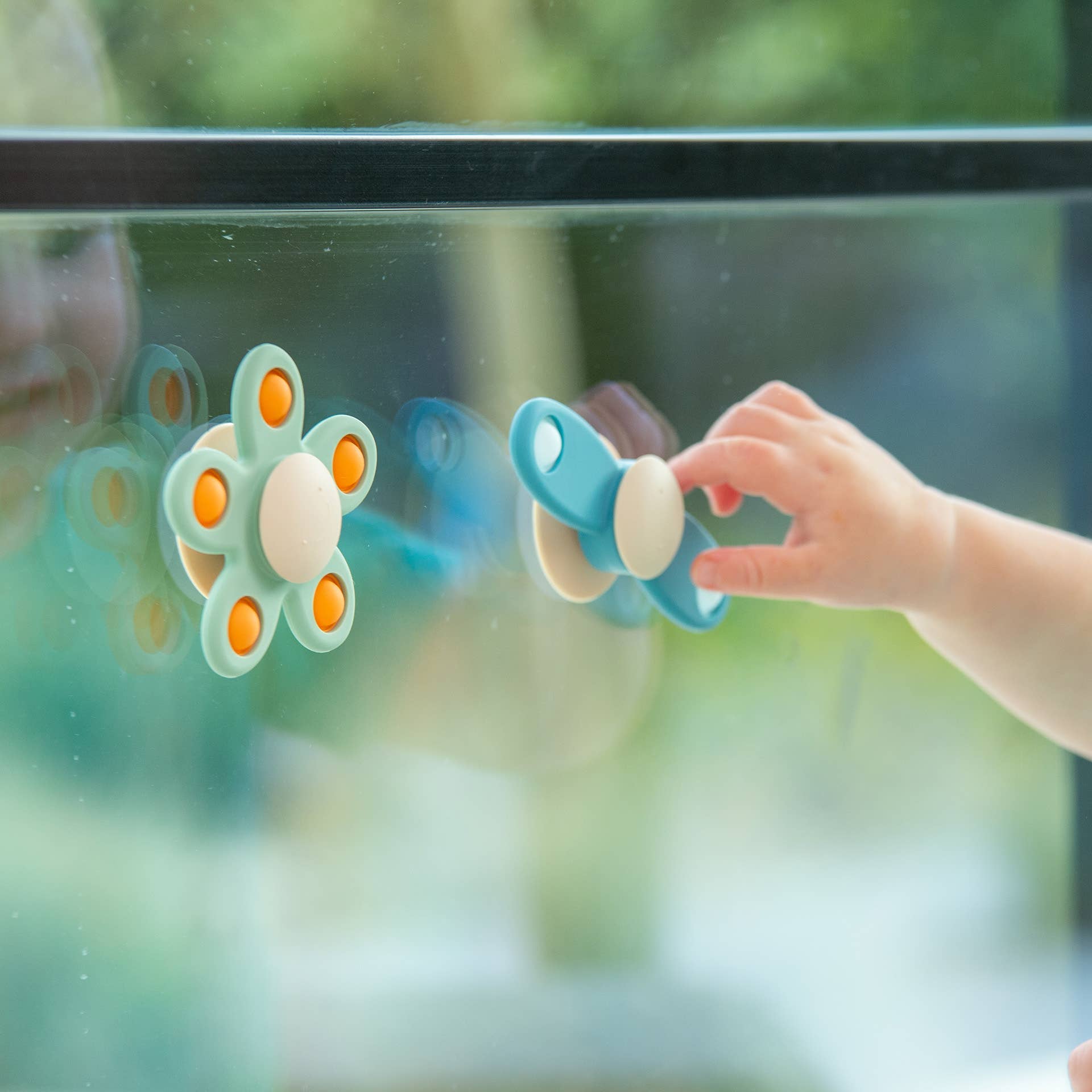 Commotion (Europe) BV – wholesale Leksaksset - Barn – SiliSoft® propeller-spinner med sugkopp (neutral)1