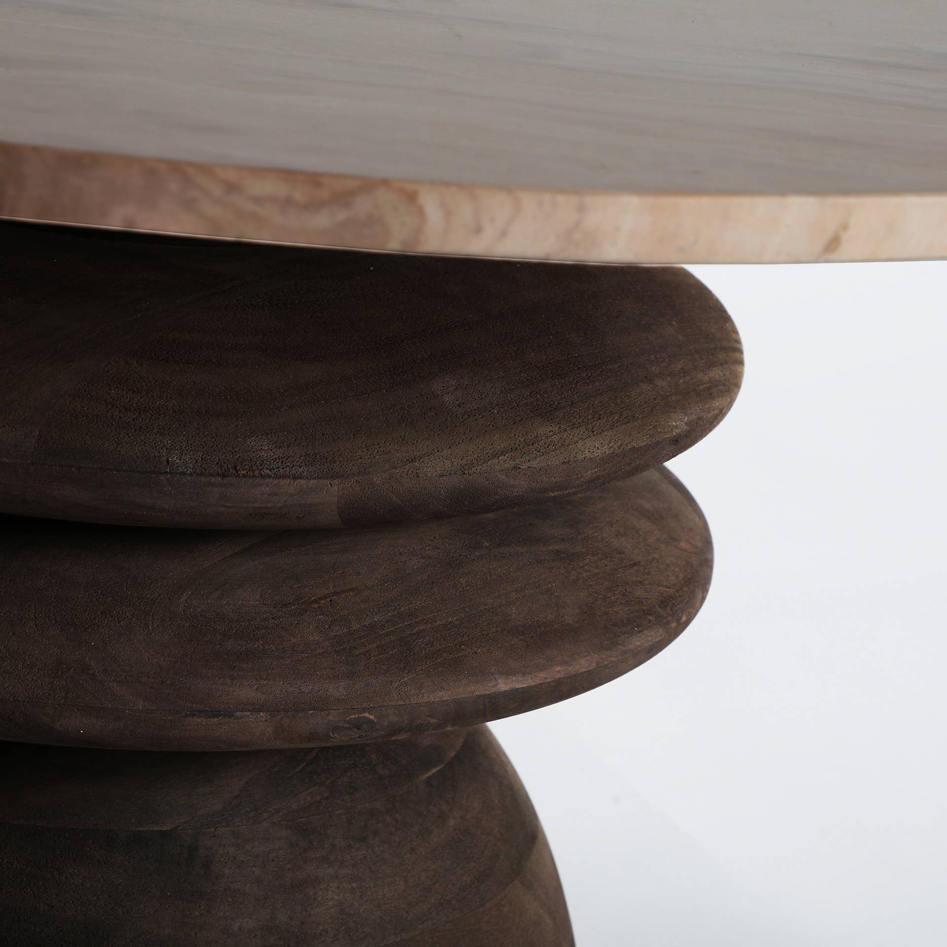 Kodu – Großhandel Couchtische – Brauner Couchtisch aus Mangoholz, 90 x 90 x 41 cm1