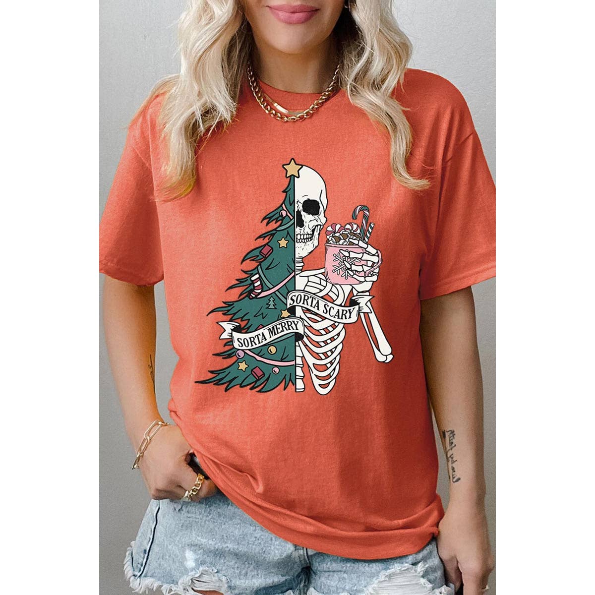 COLORBEAR – Großhandel T-Shirt (Grafikdruck) – Damen – IRGENDWIE FRÖHLICH, IRGENDWIE GRUSELIG, WEIHNACHTEN, SKELETT, SCHWERE BAUMWOLLE12