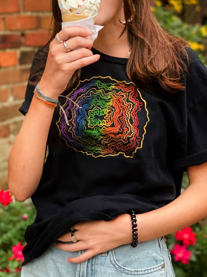 T-shirt Geode Arco-íris por atacado de Smallest Dad Studio