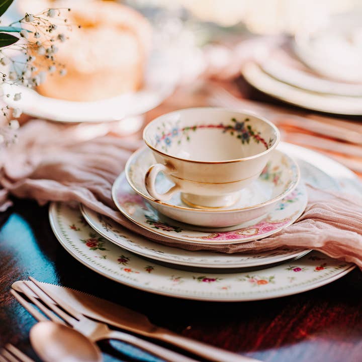 The Delicate Dish - Wholesale Coffee/Tea Cup - Vintage Assorted Teacups & Saucers - Mismatched China