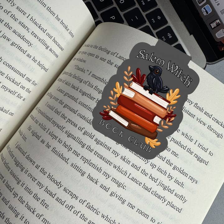 Marque-page magnétique effrayant de la Dark Academia du club de lecture des sorcières de Salem pour la vente par Serafine Art and Design