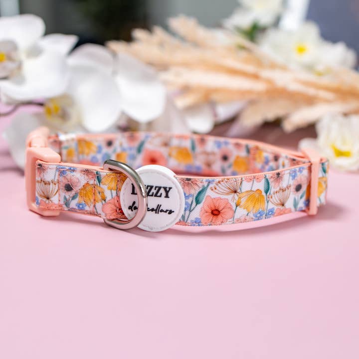 Dizzy Dog Collars – wholesale Halsband - Hund – Peachy Posies hundhalsband | Canvas och neopren hundhalsband