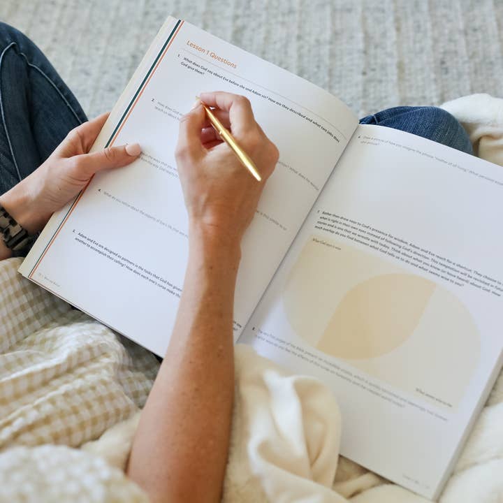 Paper Peony Press - Wholesale Religion - Brave and Beloved: A Bible Study Exploring the Wisdom and Di5