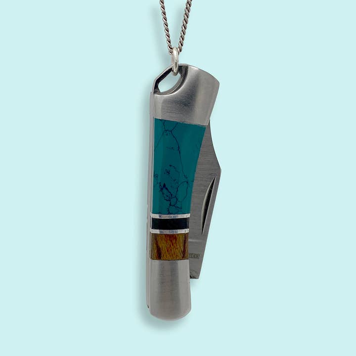 Collier couteau en bois et turquoise pour la vente par Ornamental Things