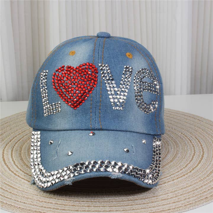 Cappello in denim con cuore love e dettagli in cristalli blu WA199 per la vendita all'ingrosso da parte di PEACH ACCESSORIES