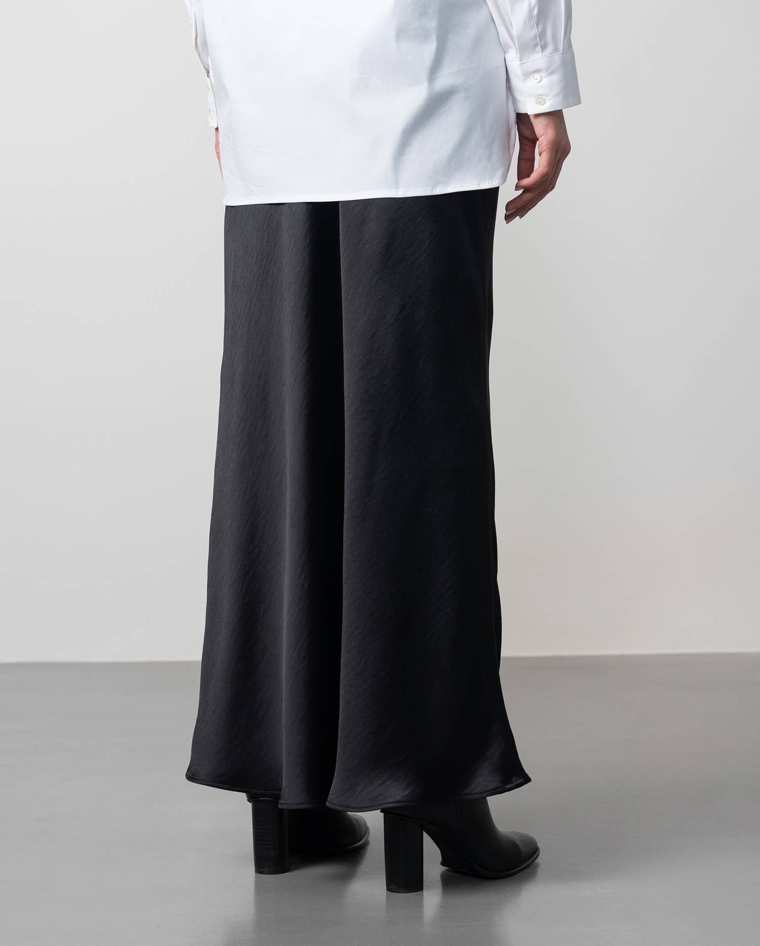 Etiem - Wholesale Skirt - Women's - Satin Midi Skirt8