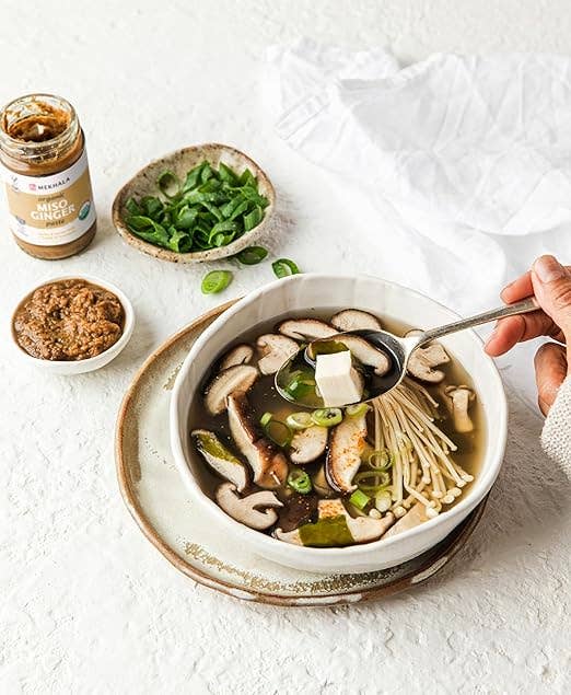 Mekhala Living Inc - Vente Sauces - Pâte de gingembre miso biologique 3,53 oz2