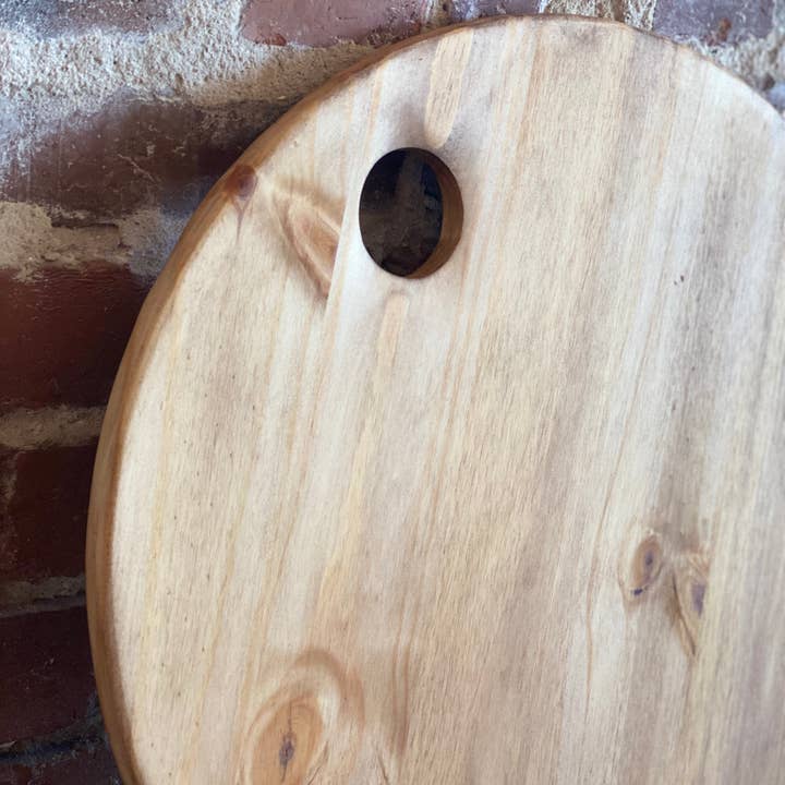 Grace Graffiti – Großhandel Käsebrett – Brotbrett aus Holz, 43,2 cm rund2