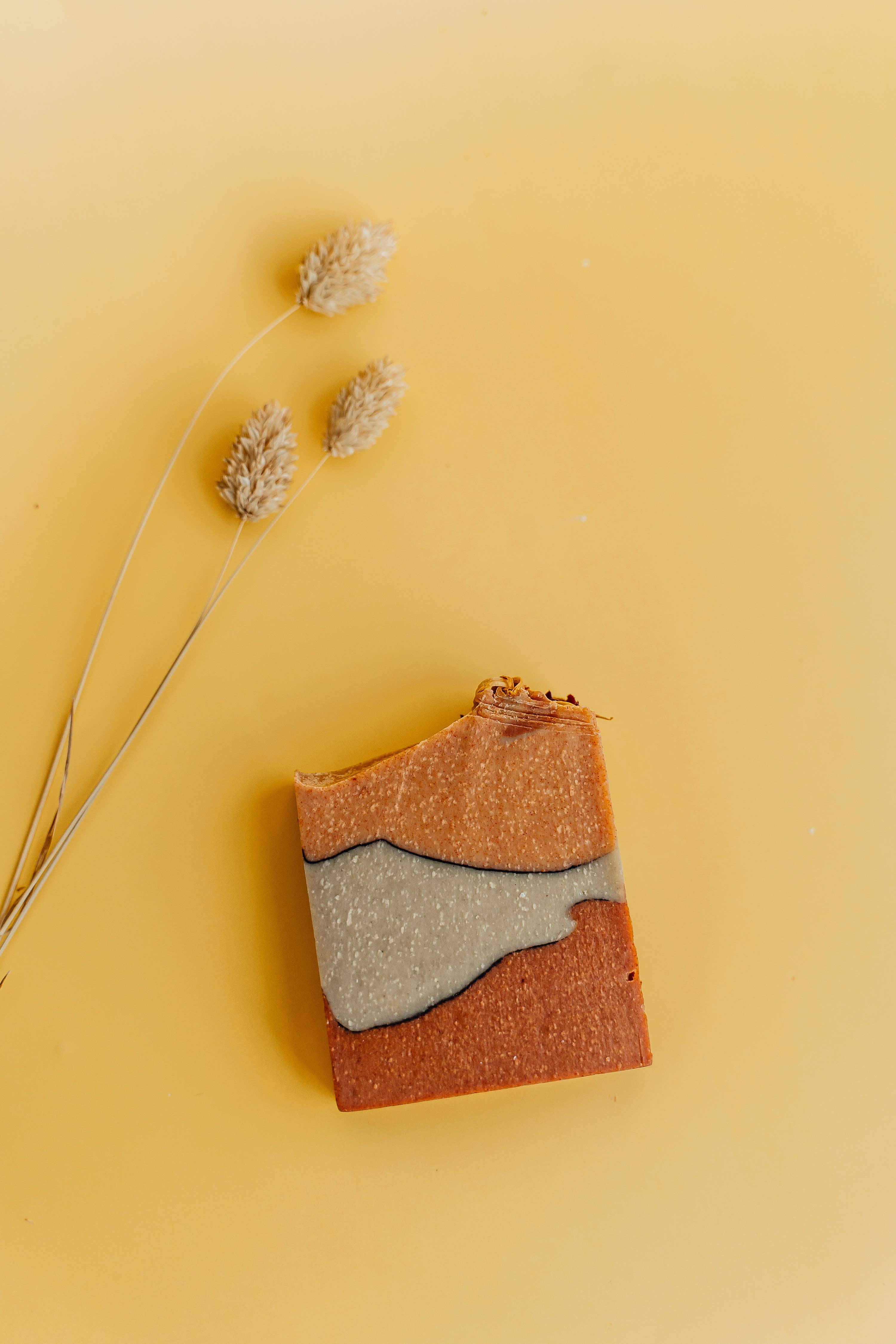 Moreva - Vendita all'ingrosso Saponette - Colors of Nature - Sapone naturale fatto a mano con argille e fragranze di agrumi6