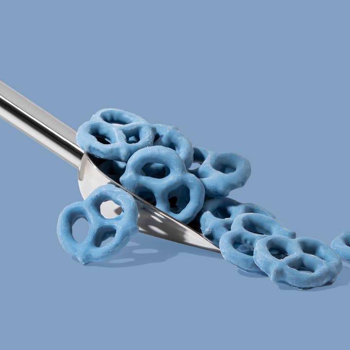 Doscher's Candy - Vente Friandises enrobées de chocolat - Bretzels au yogourt et aux bleuets2