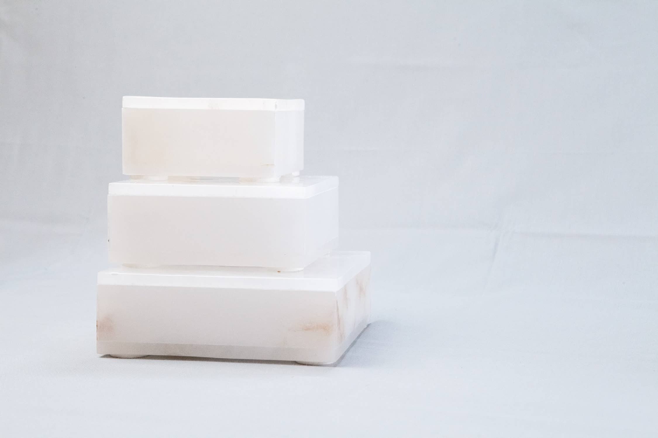 BIDKhome - Wholesale Decorative Tabletop Object - Sm. Alabaster Square Box10