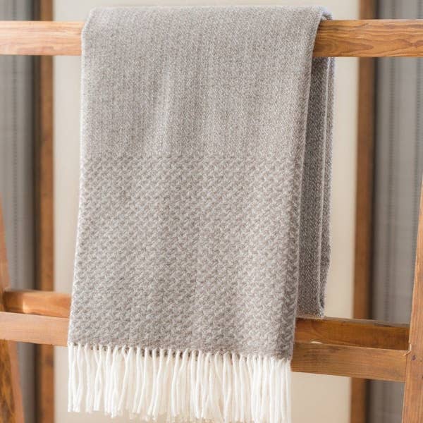 Manta | Swallow Bird Cloud - mais cores e outras tendências em Compre cobertores B2B. Devoluções gratuitas e condições de pagamento a 60 dias na Faire na Faire.